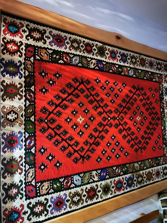 Golemi Kamik Pirot Vlasi Exteriör bild